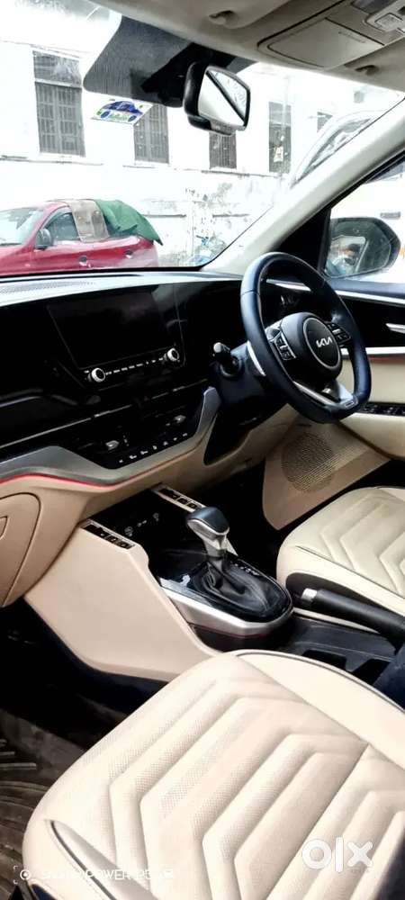 Kia Carens Top Model Luxury Plus 7 Automatic Sunroof Varient