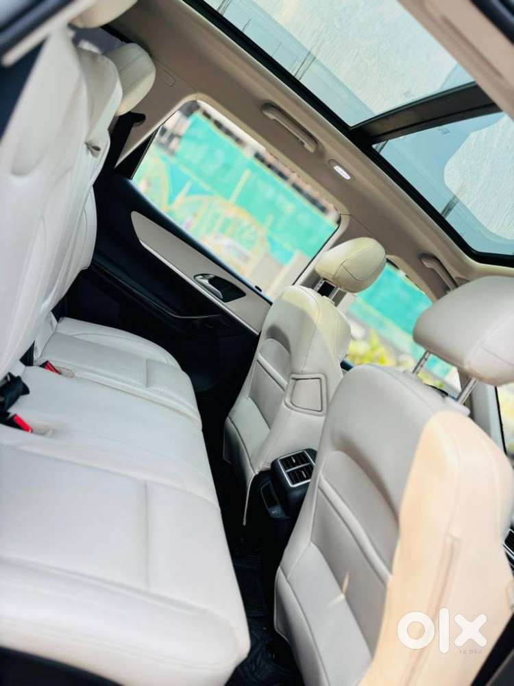 Mahindra Xuv700 2.0 Ax 7 Petrol At Luxury Pack Str, 2021, Petrol