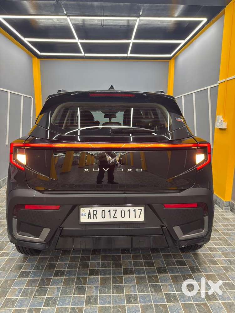 Mahindra Xuv 3xo 2025 Petrol Well Maintained