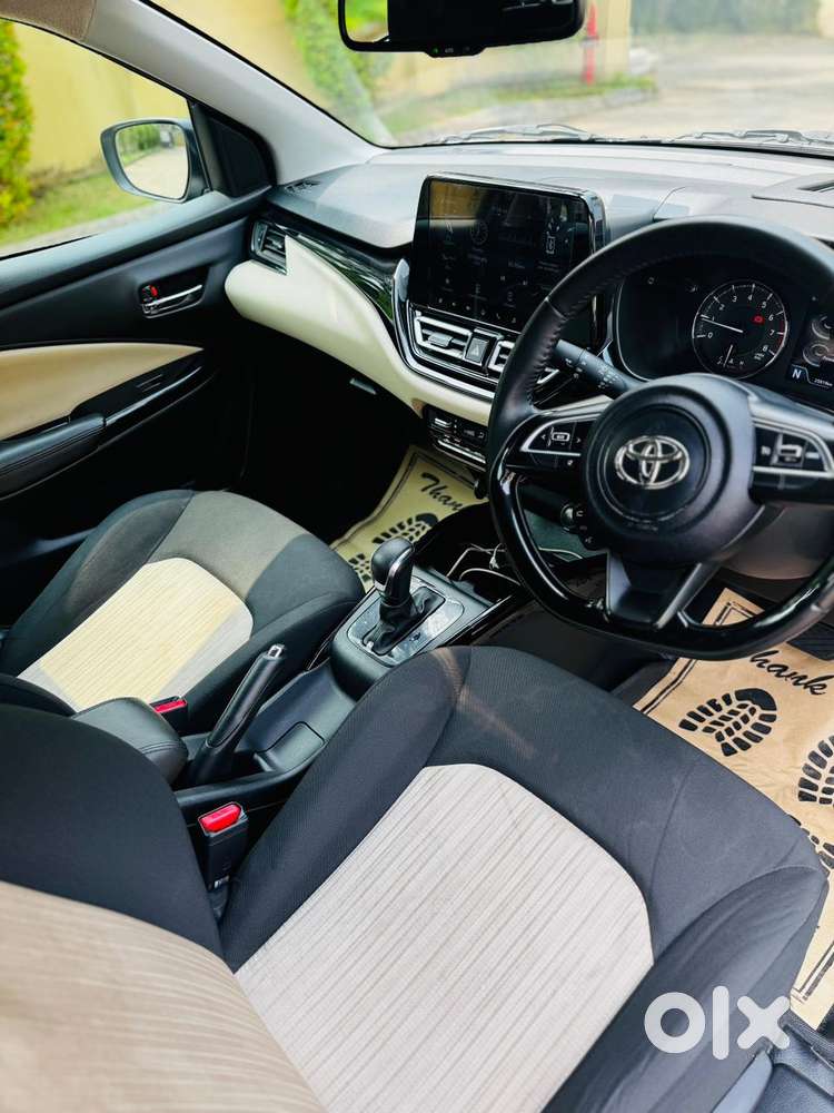 Toyota Glanza 1.2 V Amt, 2024, Petrol