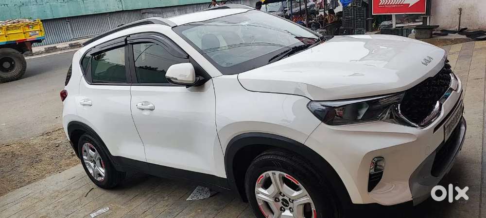 Kia Sonet 2022 Drives Ahead