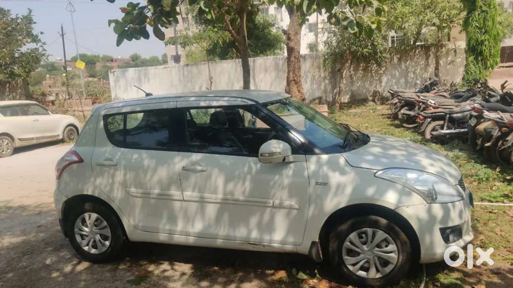 Maruti Suzuki Swift 2015 Diesel 122000 Km Driven