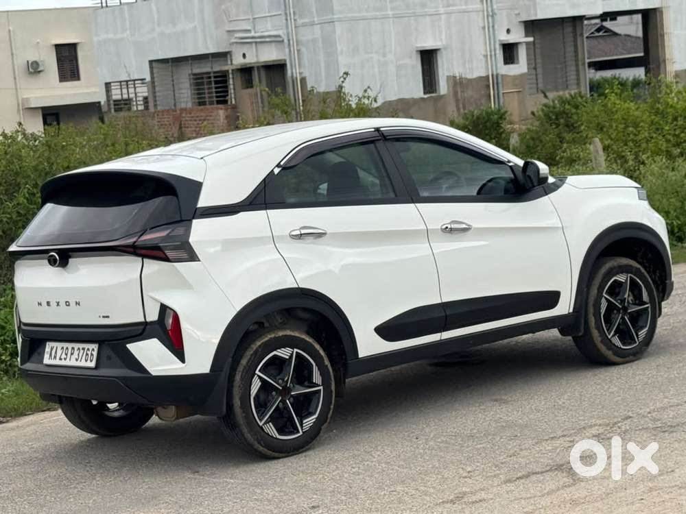 Tata Nexon Smart Plus1.2 Revotron Petrol 5 Mt, 2024, Cng & Hybrids