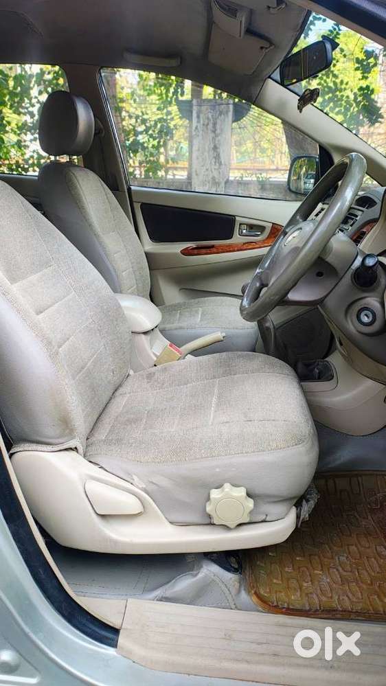 Toyota Innova 2004-2011 2.5 V Diesel 7-seater, 2007, Diesel