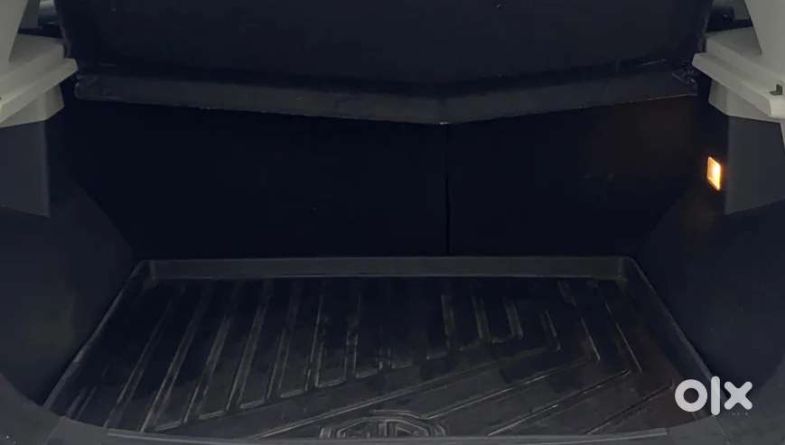 Mg Astor 1.5 Savvy Cvt S Red, 2021, Petrol