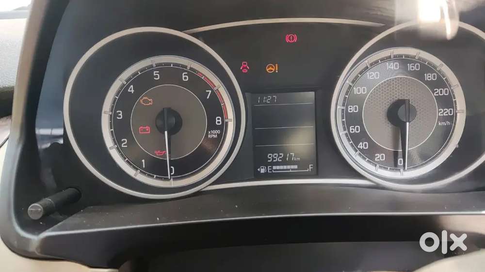 Well Maintained Cng Fitted Swift Dezire.