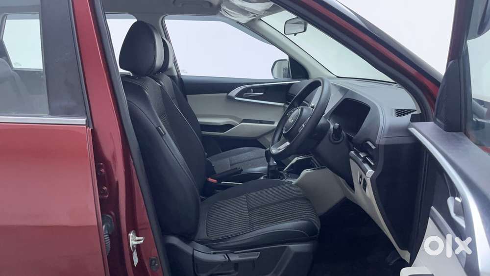 Kia Carens Prestige 1.5 Turbo Petrol Imt 7 Str, 2023, Petrol