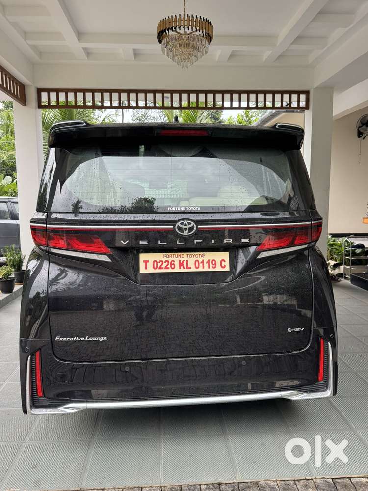 Toyota Vellfire Vip – Executive Lounge, 2026, Petrol