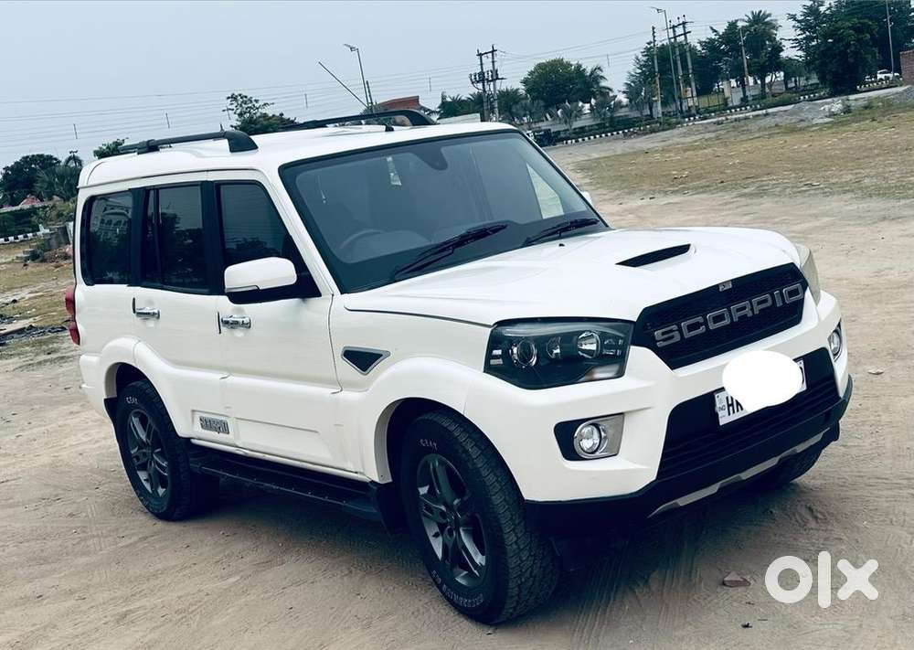 Mahindra Scorpio S11