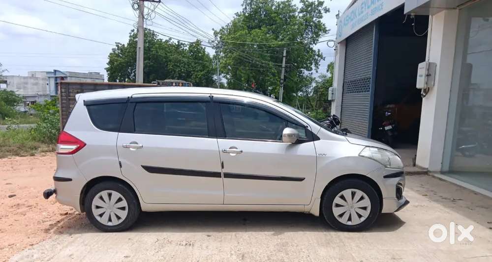 2018 Maruti Ertiga Petrol - Excellent Condition - 80% Tyre Life