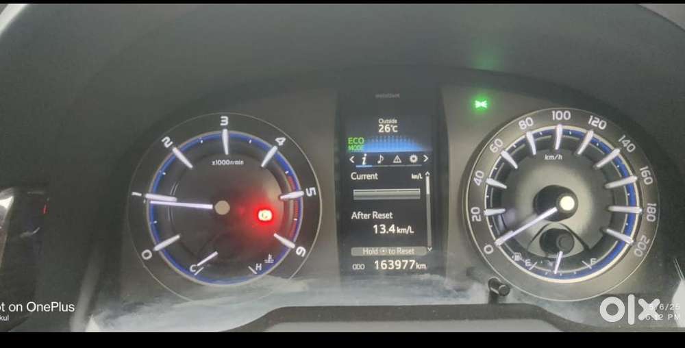 Toyota Innova Crysta 2.4 V 8 Str, 2017, Diesel