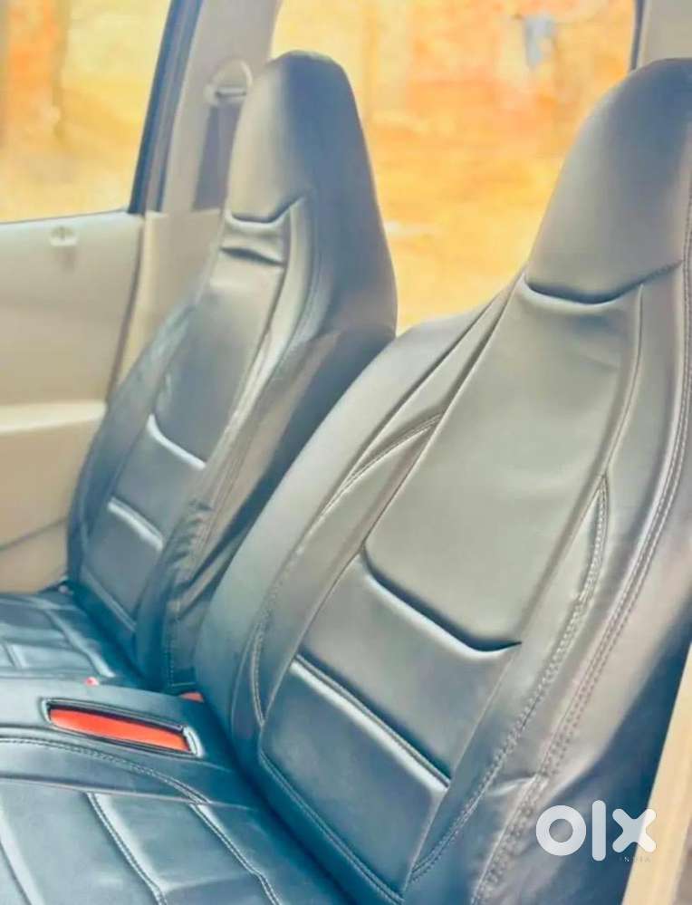 Gadi Ek Dm Ok H Sath Me Led,back Camra H Koi Kmi Nhi H