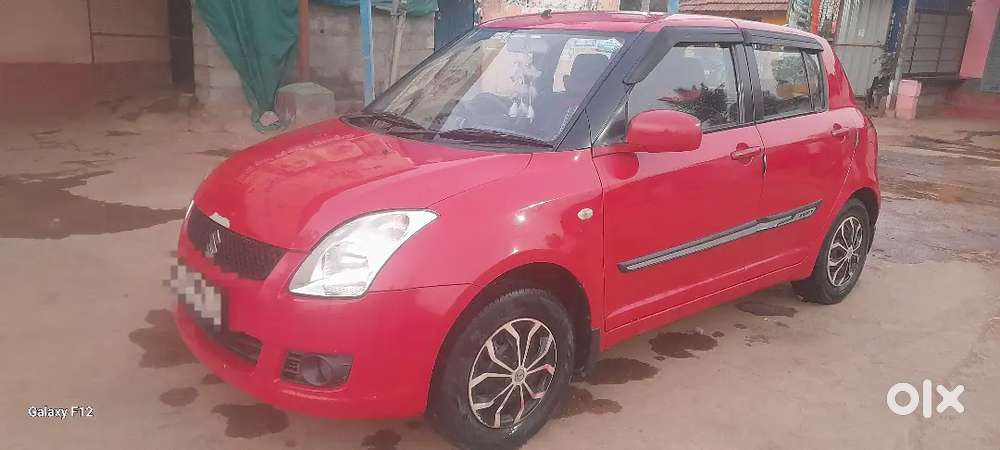 Maruti Suzuki Swift 2010 Cng & Hybrids 125000 Km Driven