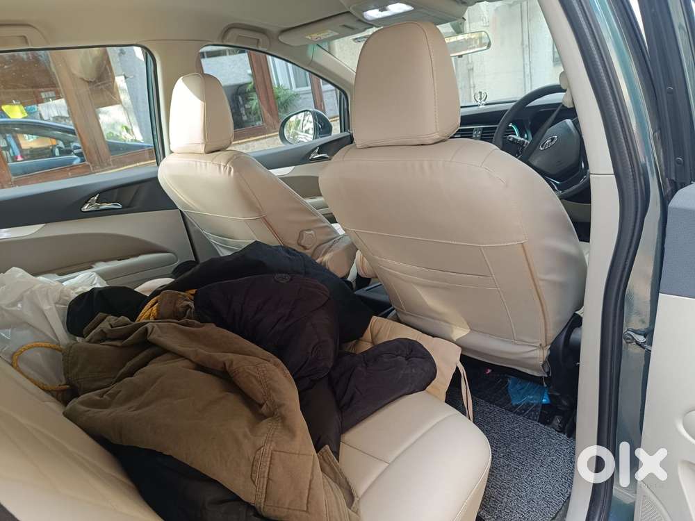 Mahindra Marazzo M6, 2018, Diesel