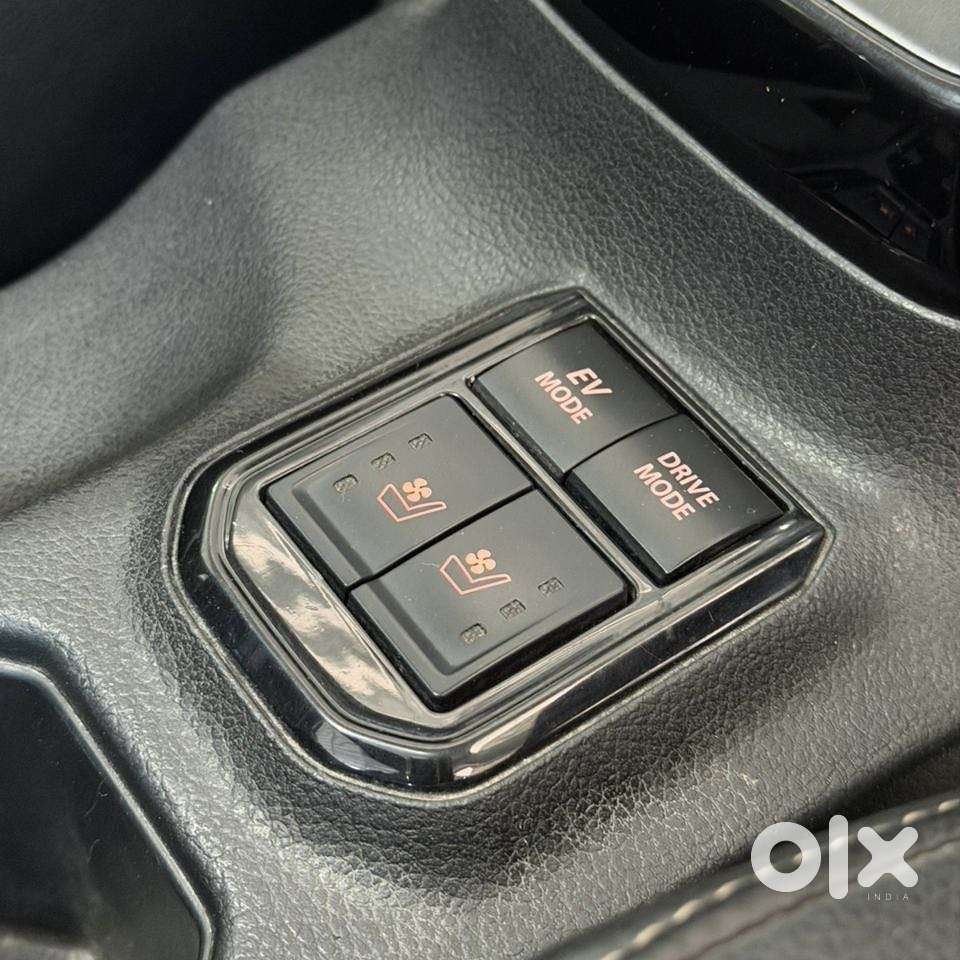 Maruti Suzuki Grand Vitara 1.5 Alpha Plus Intelligent Hybrid Ecvt, 2..