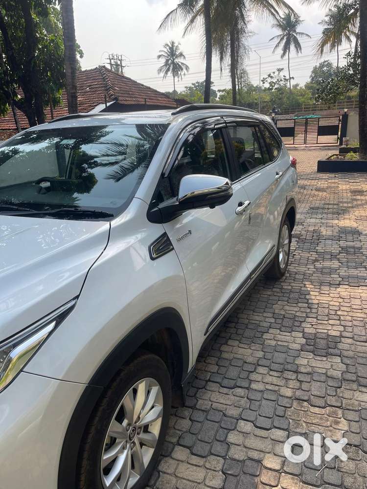 Toyota Innova Hycross 2.0 Vx Hybrid 8 Str, 2024, Petrol