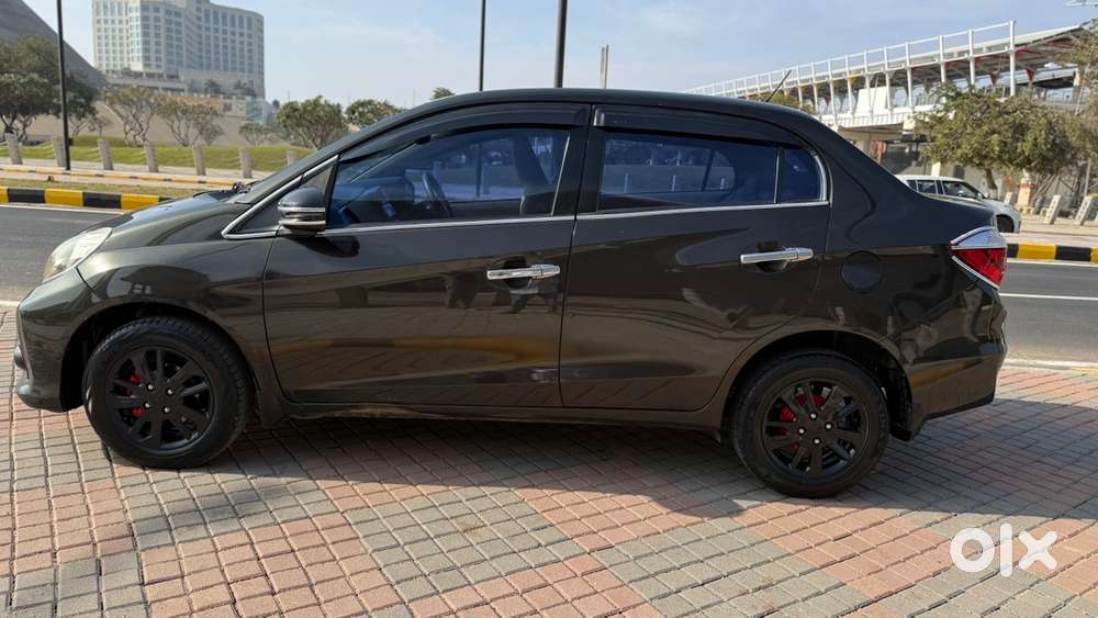 Honda Amaze 2016 Diesel Well Maintained