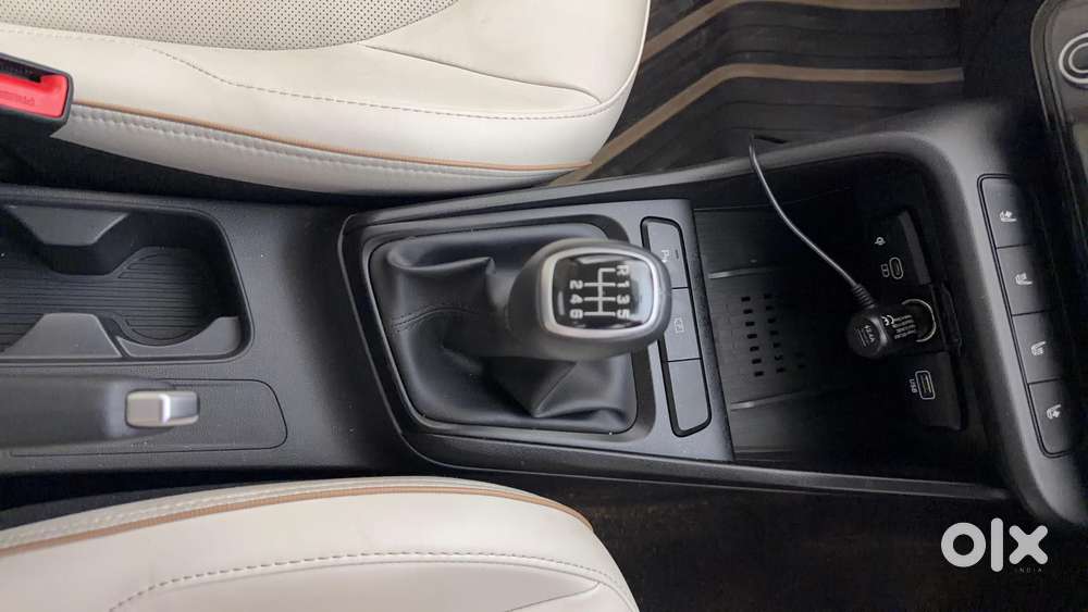 Hyundai Verna 1.5 Sx (o) Petrol Mt, 2023, Petrol