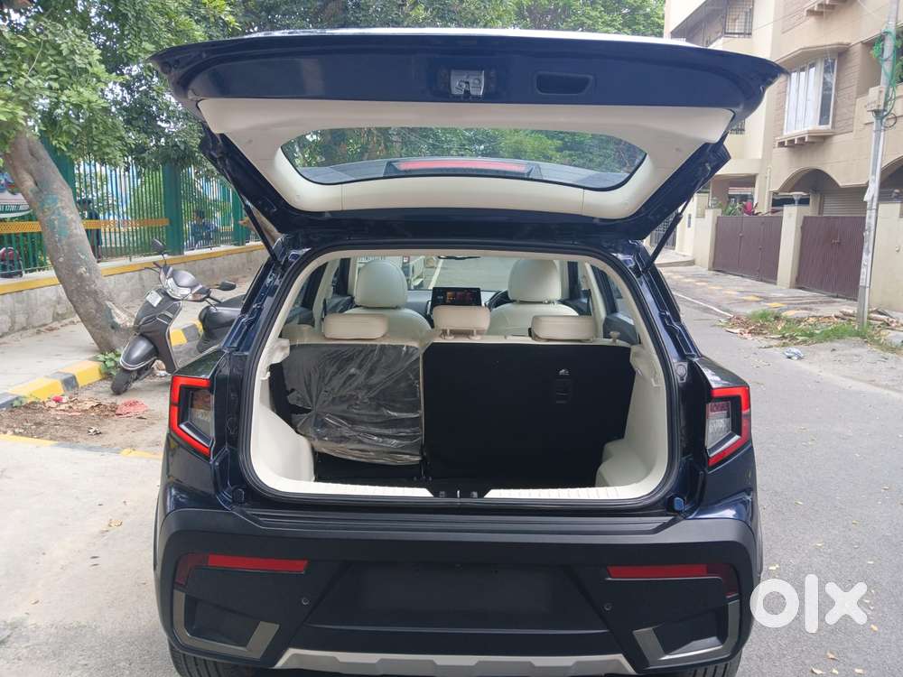 Mahindra Xuv 3xo Ax7l 1.2 Petrol At (pg), 2024, Petrol
