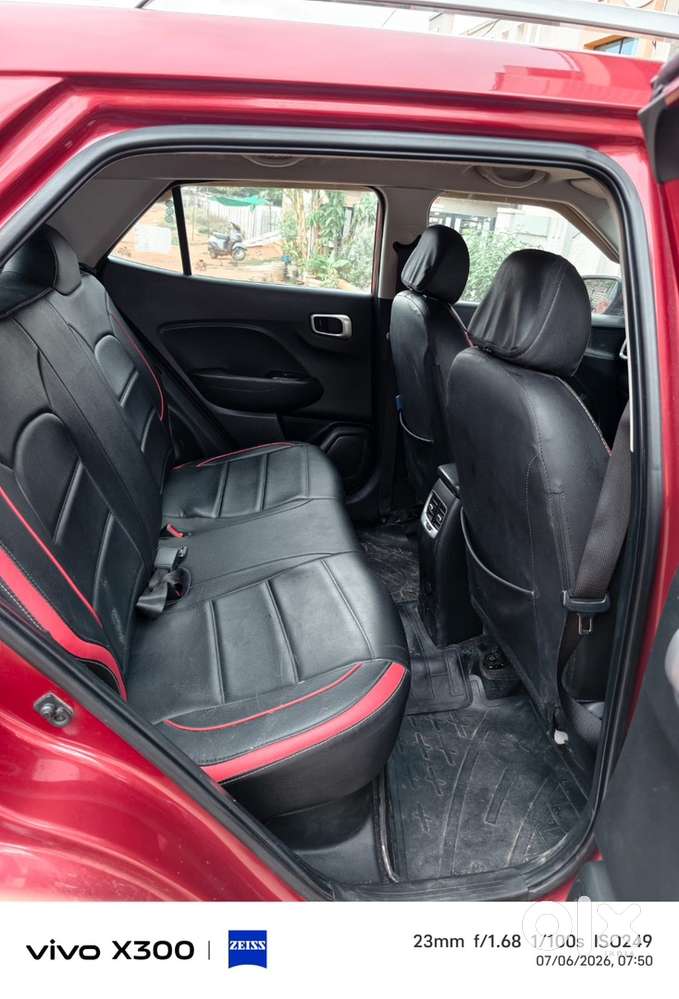Hyundai Venue 2022 Petrol 71908 Km Driven