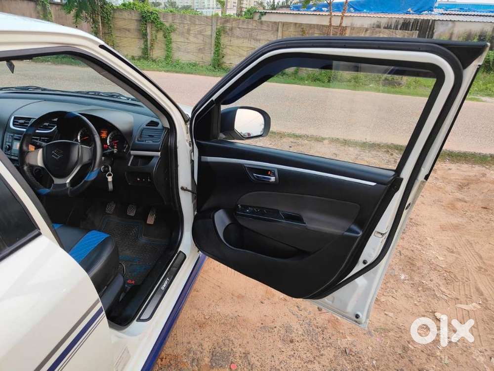 Maruti Suzuki Swift Vxi Optional, 2016, Petrol