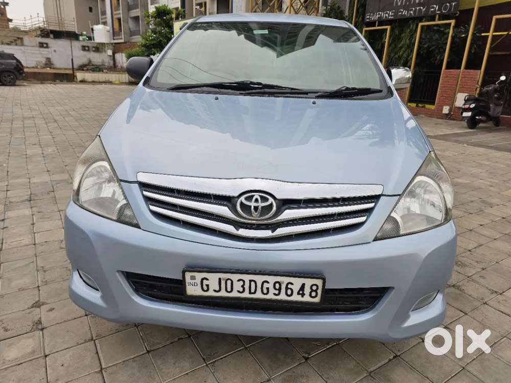 Toyota Innova 2.5 E 8 Str, 2011, Diesel