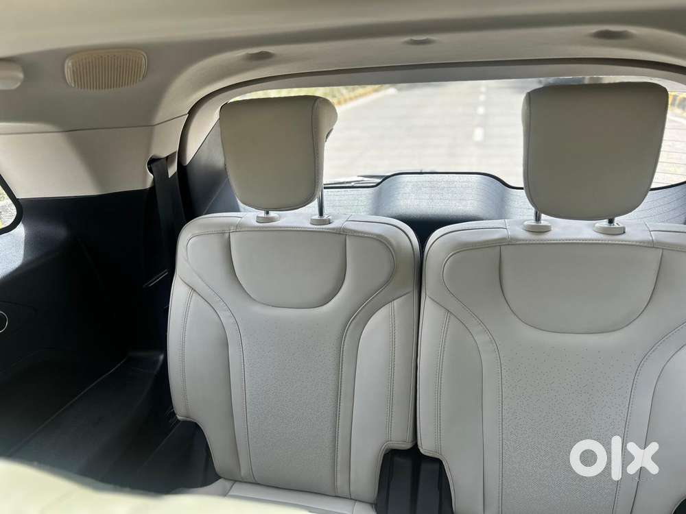 Mahindra Xuv700 2.0 Ax 7 Petrol At Luxury Pack Str, 2025, Petrol