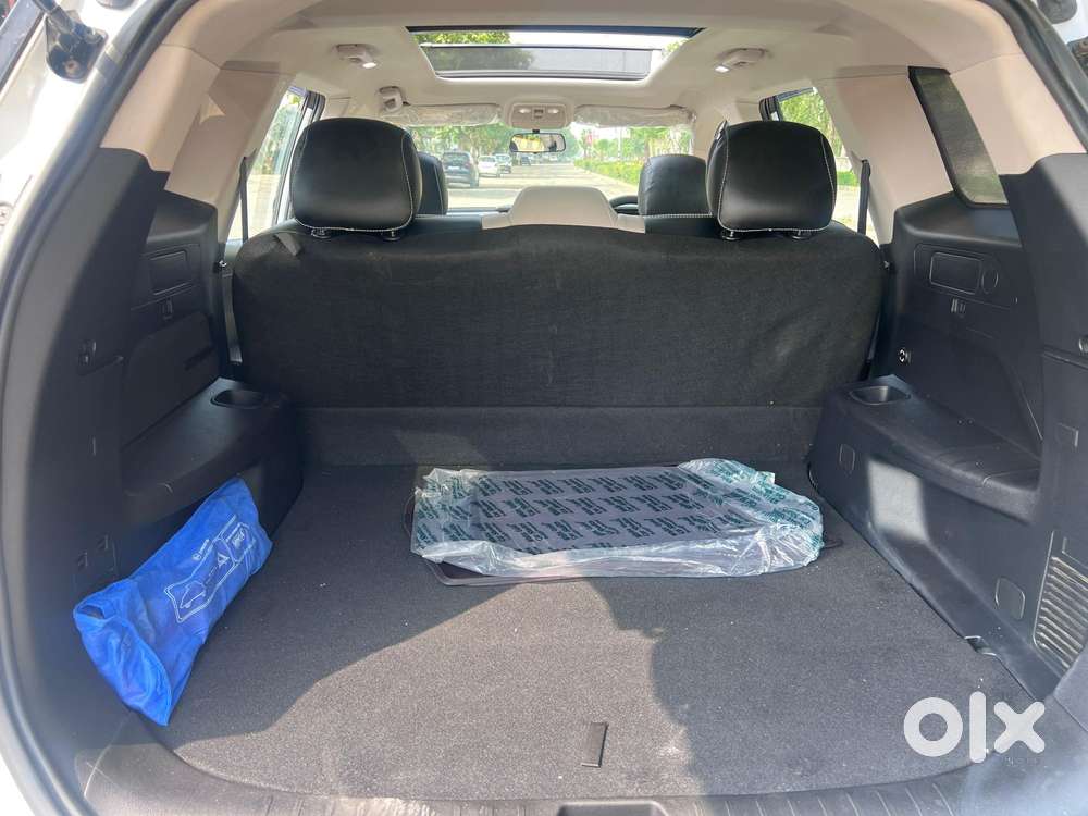 Mahindra Xuv700 2.2 Ax 5 Diesel At Str, 2022, Diesel