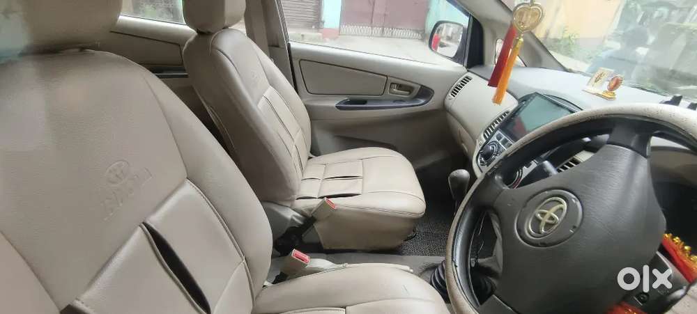 Toyota Innova 2012 2nd Owner
