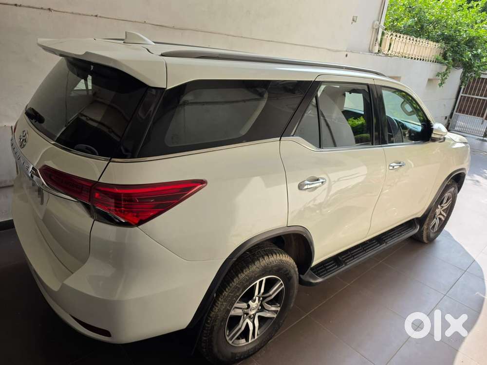 Toyota Fortuner 2017 4x2 At Diesel 1st Owner