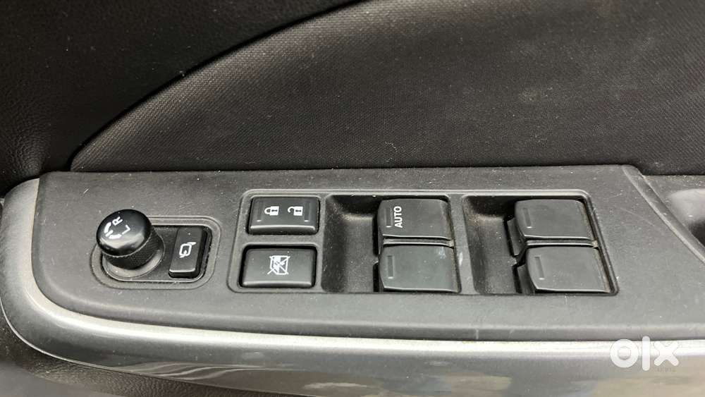 Maruti Suzuki Swift Amt Zxi, 2019, Petrol