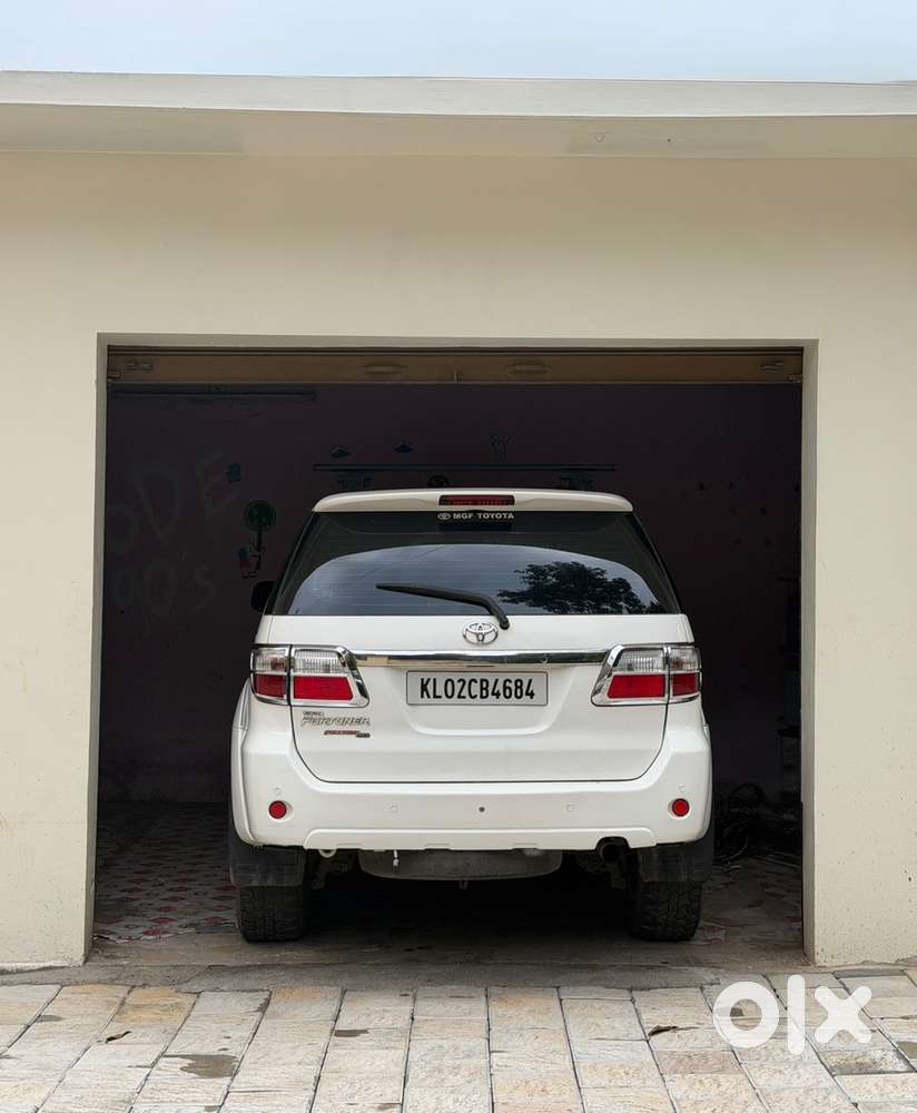 Toyota Fortuner 2011 Year