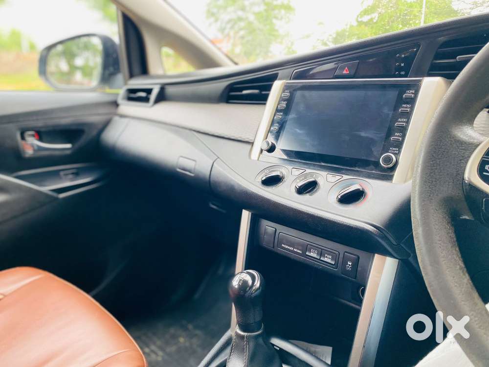 Toyota Innova Crysta [2020-ongoing] 2.4 Gx 7 Str, 2023, Diesel