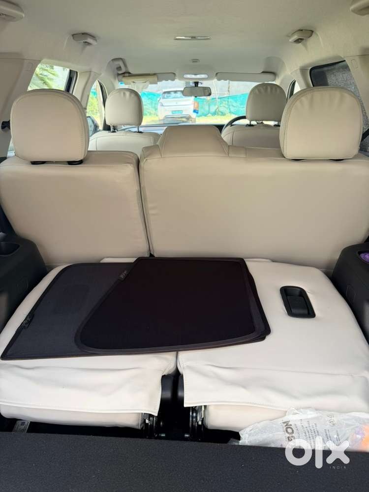 Mahindra Xuv700 Petrol 2025