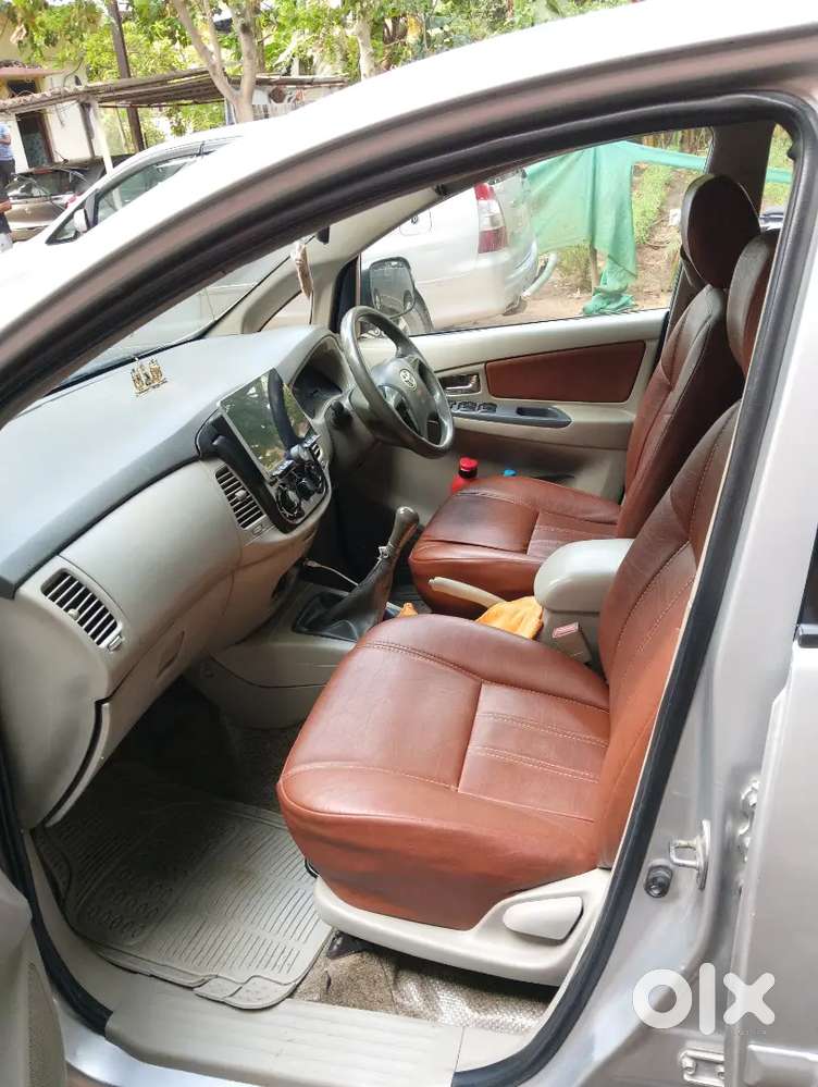Car Innova