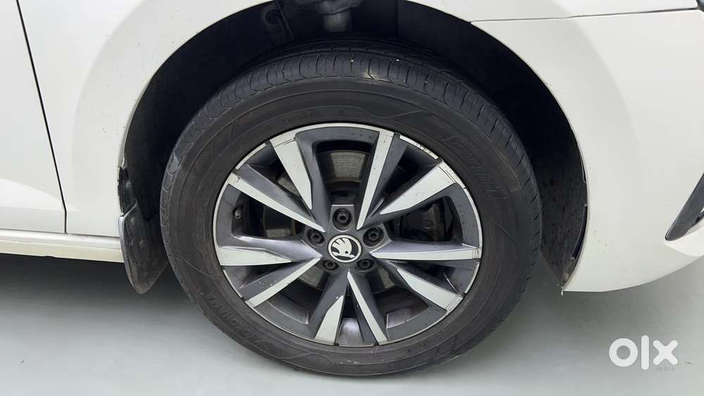 Skoda Slavia Style 1.0l Tsi Mt, 2022, Petrol