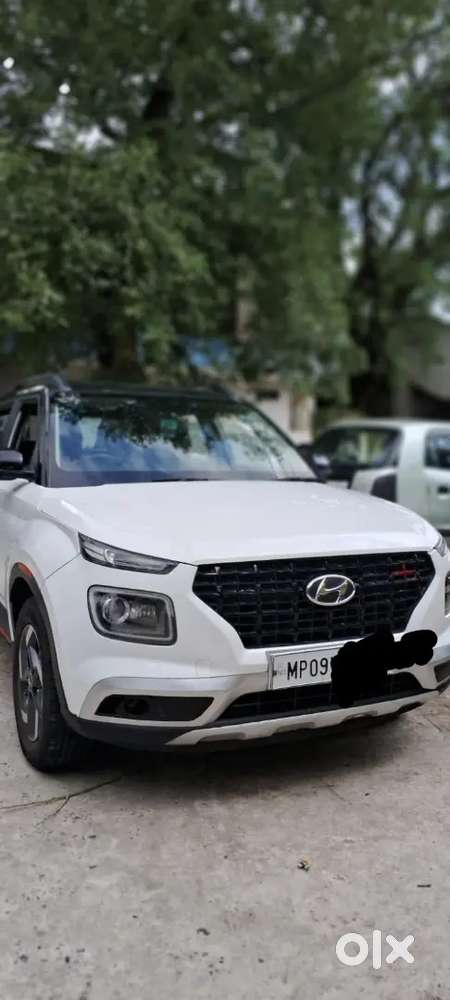 Hyundai Venue 2021 Diesel Well Maintained