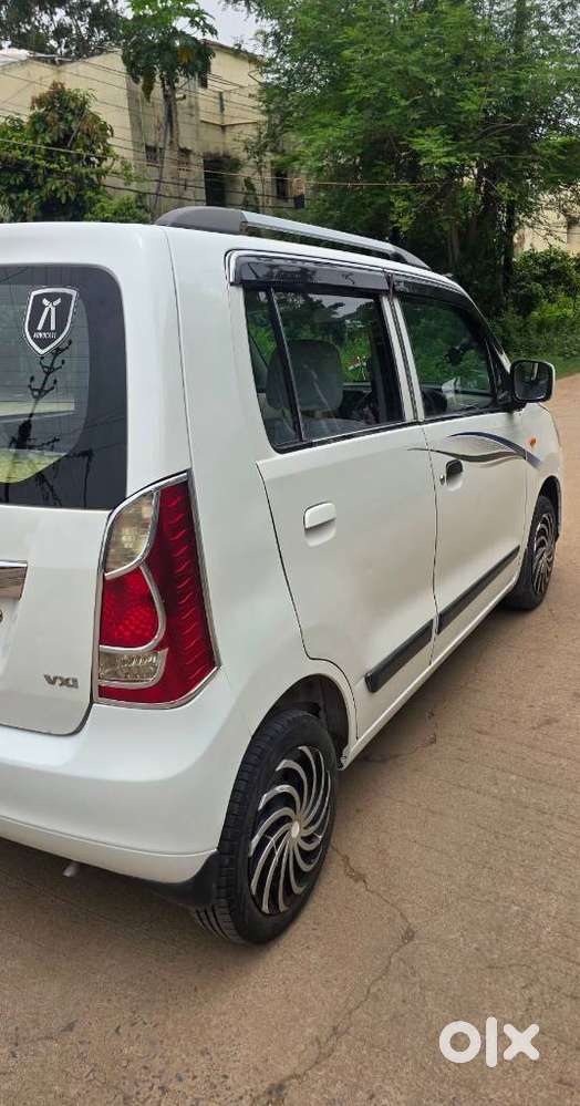 Maruti Suzuki Wagon R Vxi Mt 1.0l, 2017, Petrol
