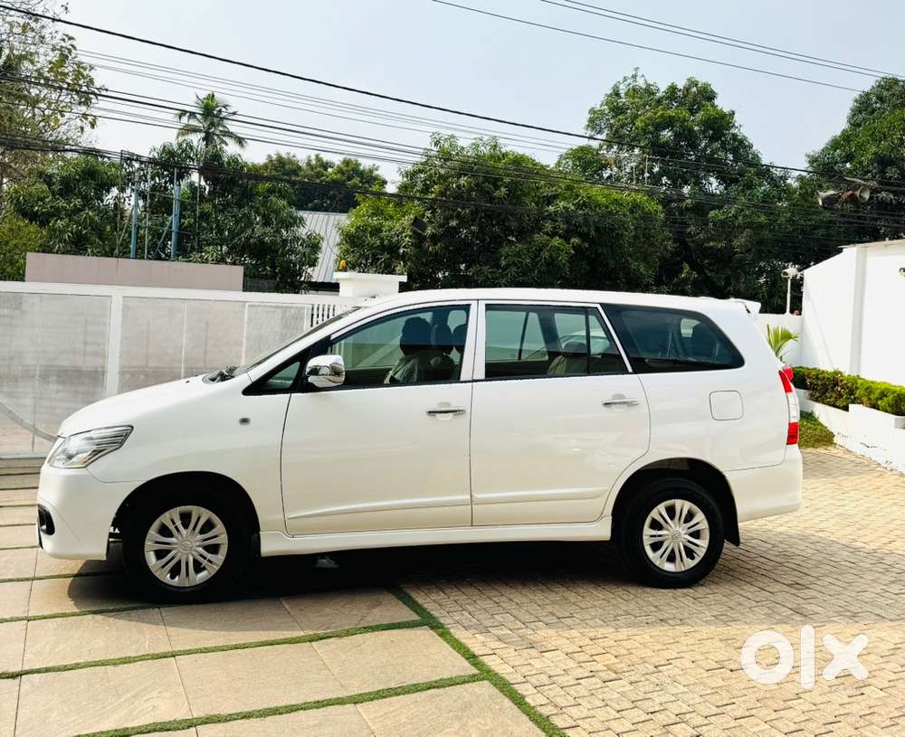 Toyota Innova 2014/2015 Reg  Diesel 75000 Km Driven