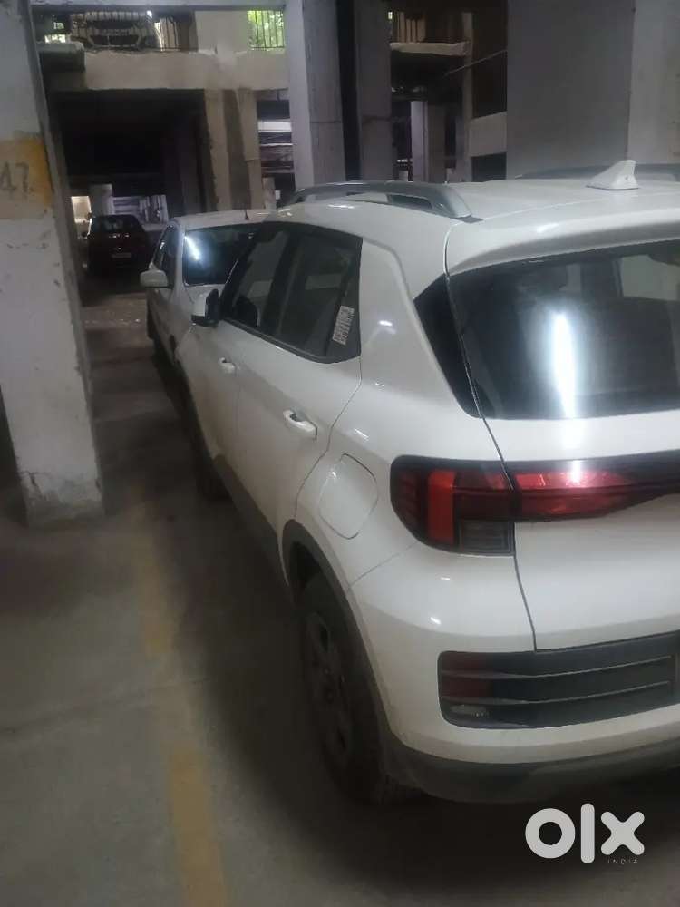 Hyundai Venue 2024 S Petrol 19,000 Km Driven Showroom Condition.