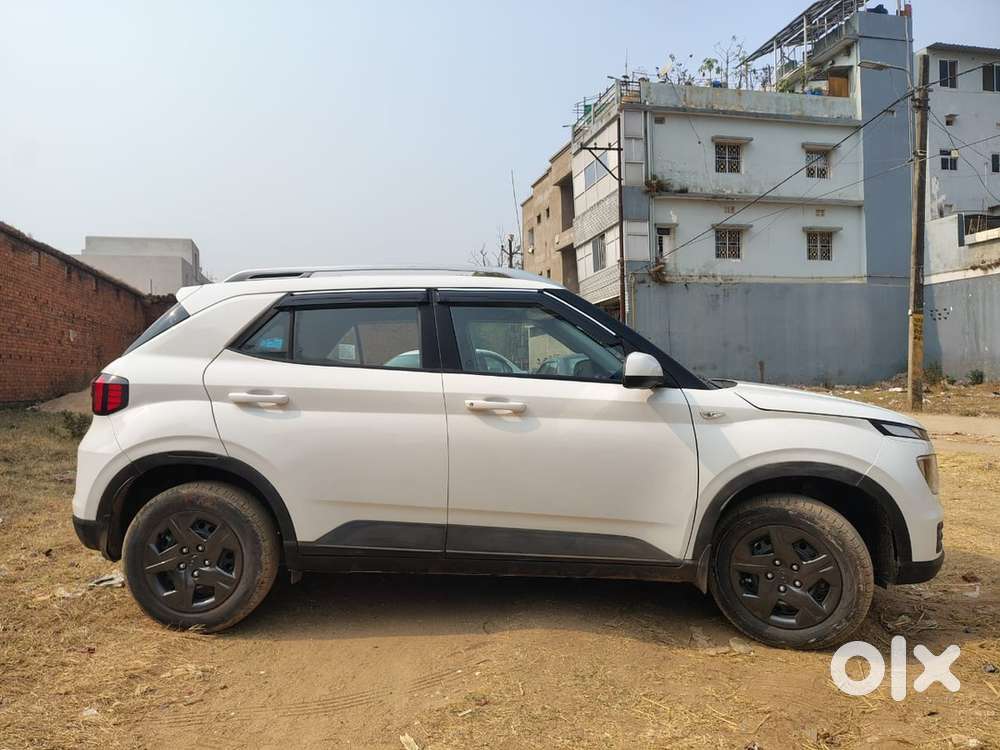 Hyundai Venue Petrol 2023 As Good As New