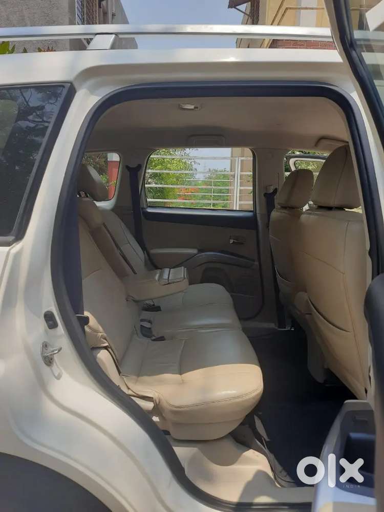 Mitsubishi Outlander Petrol 2012