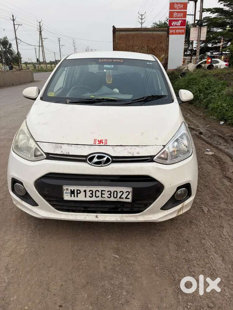 Hyundai Xcent 2016 कार