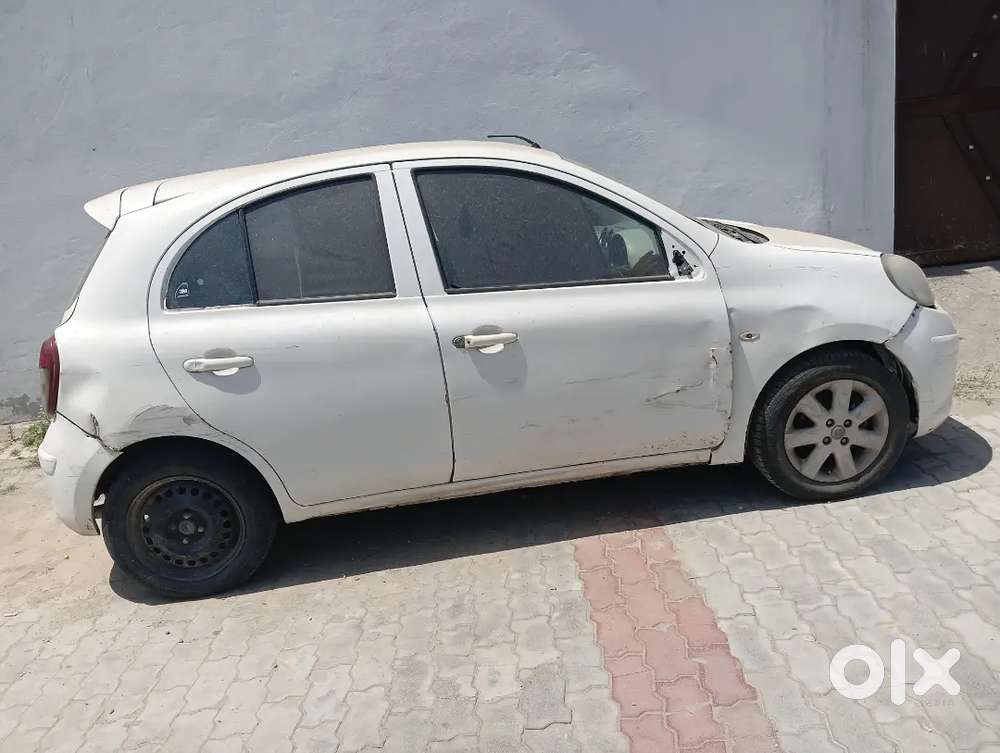 White Colour Top Model 2013