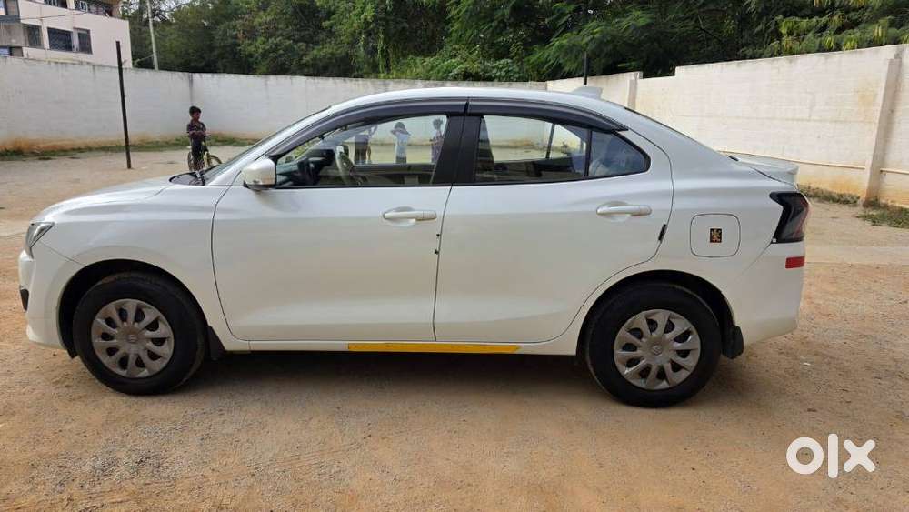 Maruti Suzuki Swift Dzire Vxi Optional, 2025, Cng & Hybrids