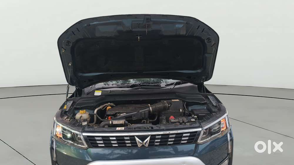 Mahindra Xuv300 1.2 W8 (o) Amt Petrol, 2022, Petrol