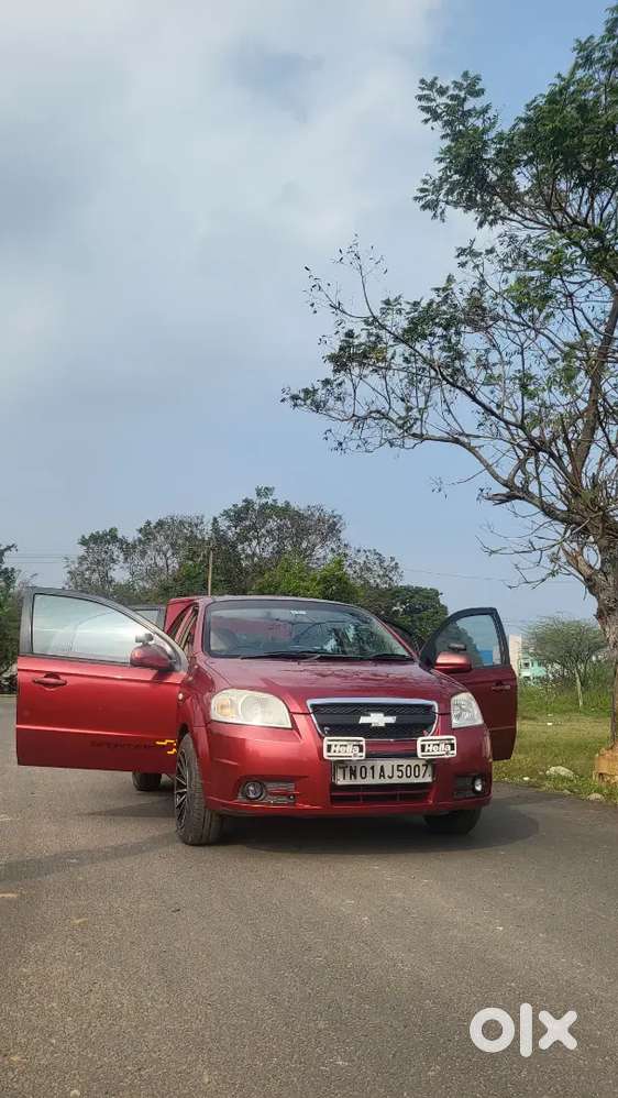 Chevrolet Aveo Sedan (red)