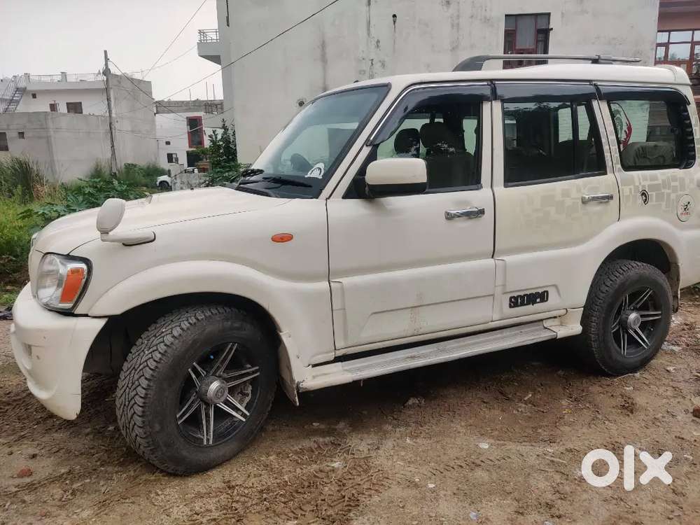 Mahindra Scorpio Classic Sle 2013  2.2 Diesel  7 Seater  1.07 Lakh
