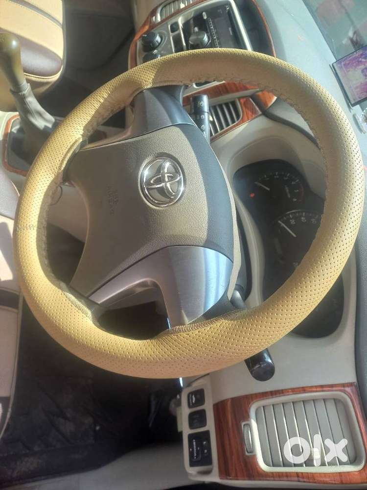 Toyota Innova 2.5 G (diesel) 8 Seater Bs Iv, 2014, Diesel