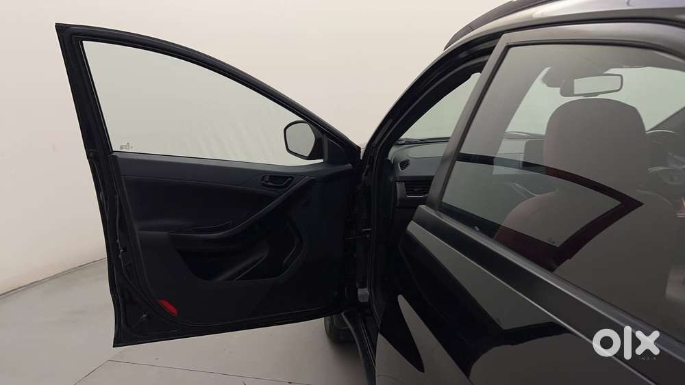 Tata Nexon 1.2 Revotron Xz Plus Luxs Red Dark Edition Amt, 2023, Pet..